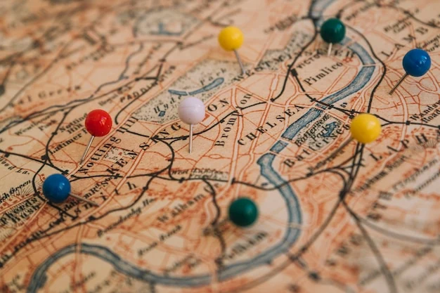 Carte et boussole pour planifier les itinéraires d'évacuation